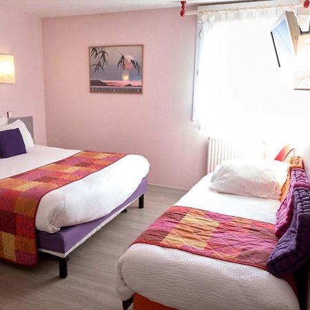 Logis Hotel Le Moulin Des Gardelles Riom Ngoại thất bức ảnh