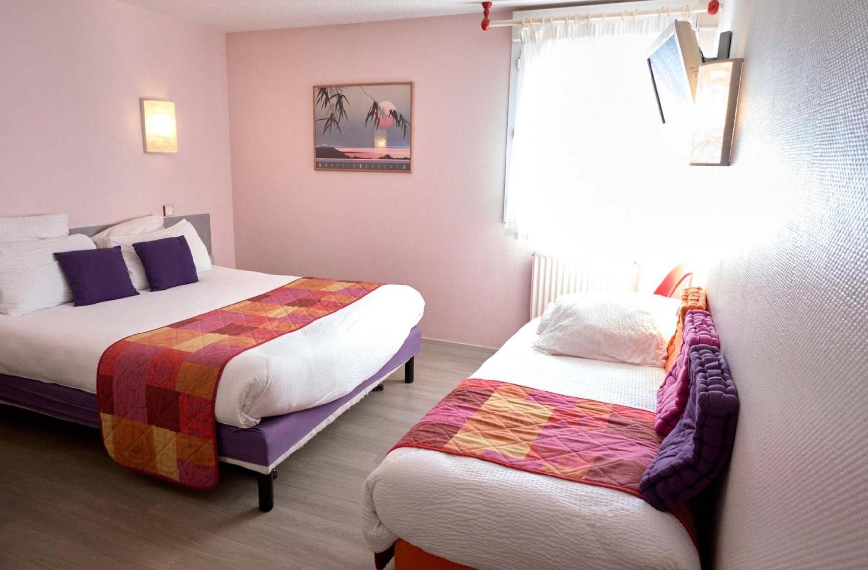Logis Hotel Le Moulin Des Gardelles Riom Ngoại thất bức ảnh