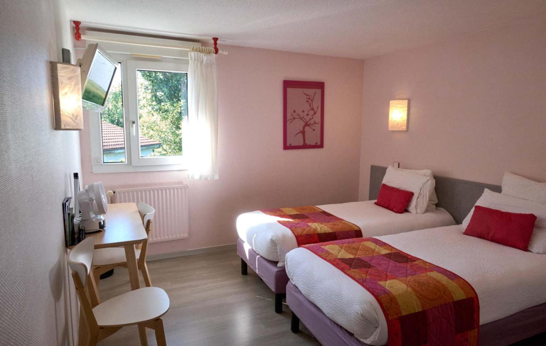 Logis Hotel Le Moulin Des Gardelles Riom Ngoại thất bức ảnh