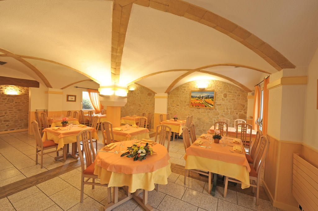Logis Hotel Le Moulin Des Gardelles Riom Ngoại thất bức ảnh