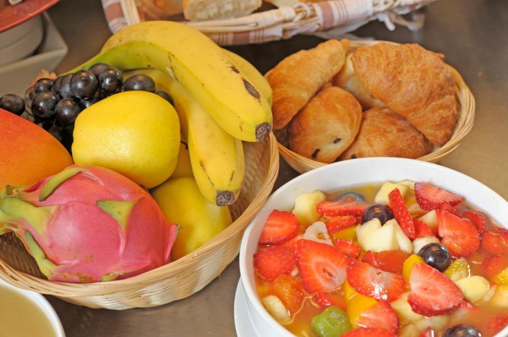 Logis Hotel Le Moulin Des Gardelles Riom Ngoại thất bức ảnh