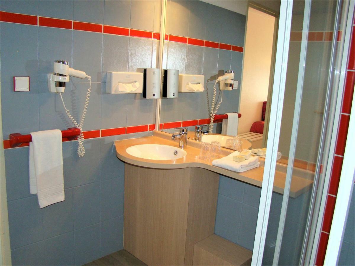 Logis Hotel Le Moulin Des Gardelles Riom Ngoại thất bức ảnh