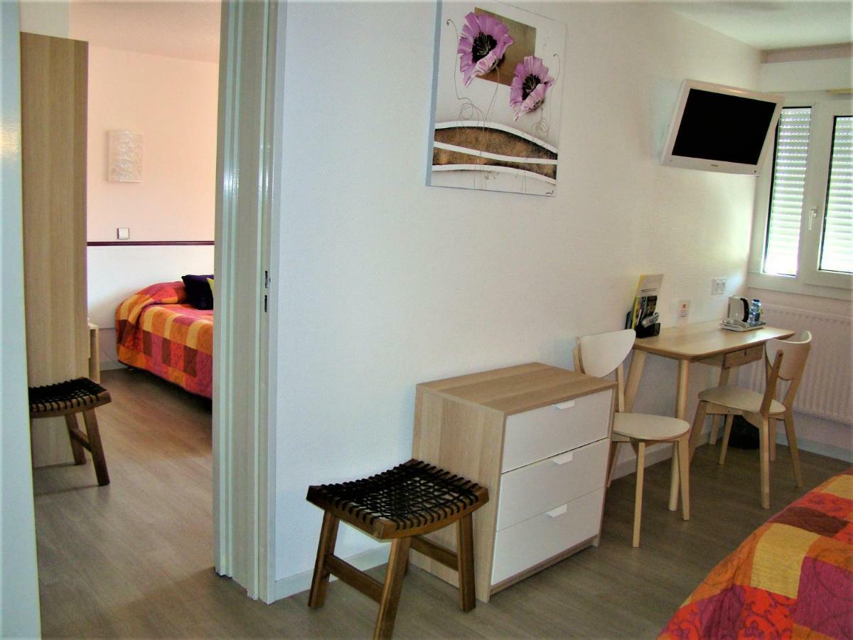 Logis Hotel Le Moulin Des Gardelles Riom Ngoại thất bức ảnh