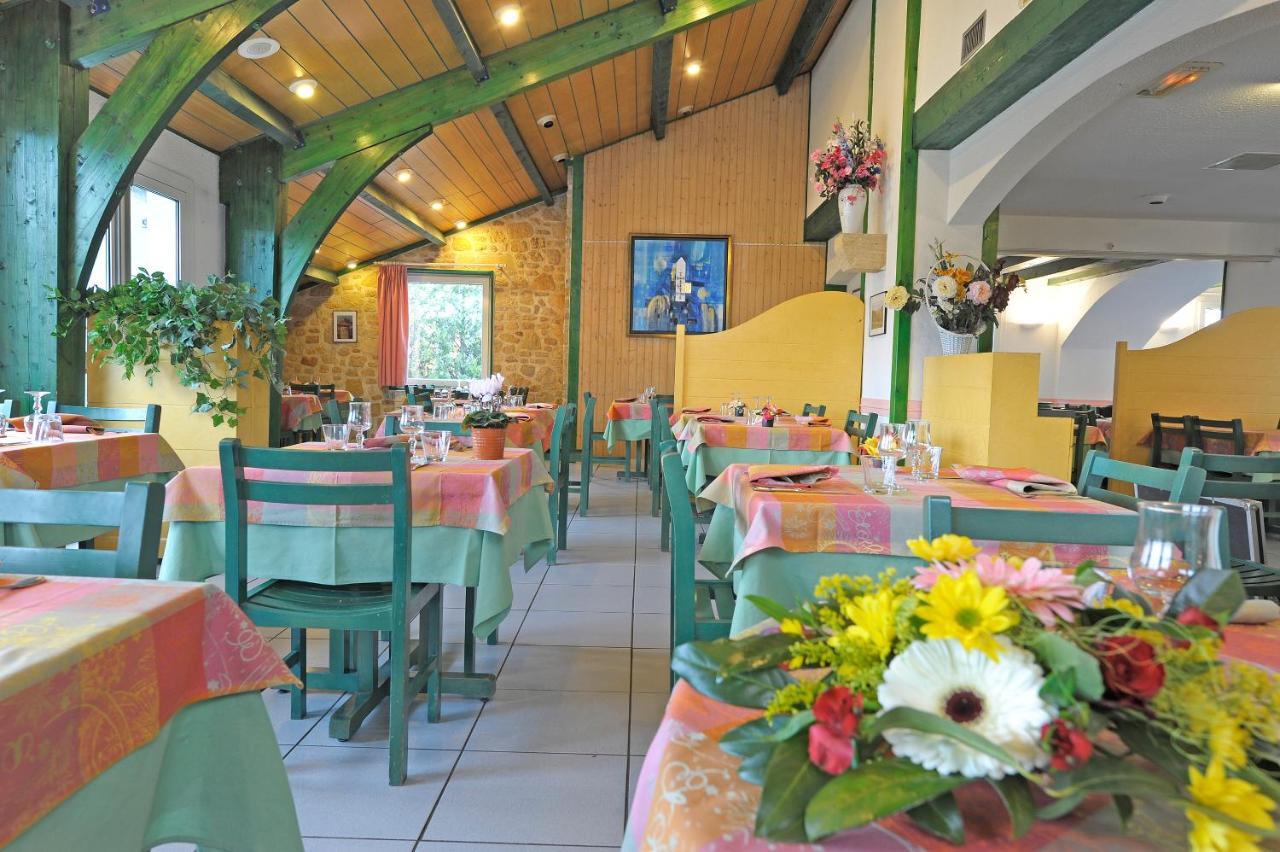 Logis Hotel Le Moulin Des Gardelles Riom Ngoại thất bức ảnh